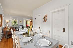 Peterson Retreat Hot Tub, Bikes, Old Town