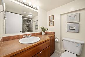 Peterson Retreat Hot Tub, Bikes, Old Town