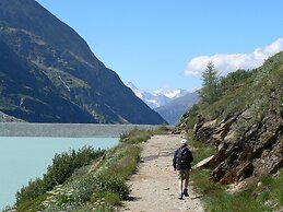 Alpi Retreat by Saas Grund