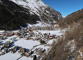 Alpi Retreat by Saas Grund
