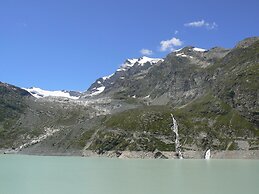 Alpi Retreat by Saas Grund