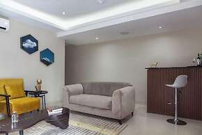 Urban Edge Comfort Apartment