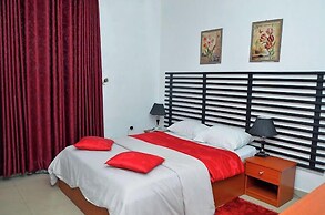 Royal Vantage Hotel and Suites
