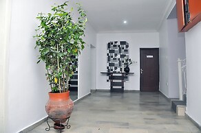 Royal Vantage Hotel and Suites