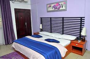 Royal Vantage Hotel and Suites
