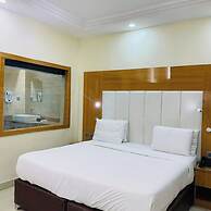 Royal Vantage Hotel and Suites
