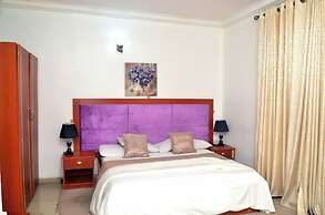 Royal Vantage Hotel and Suites