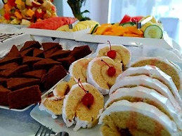 Royal Vantage Hotel and Suites