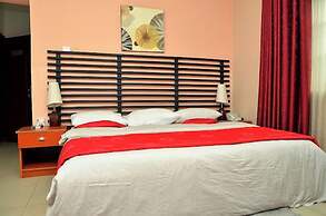 Royal Vantage Hotel and Suites