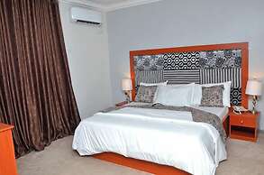 Royal Vantage Hotel and Suites