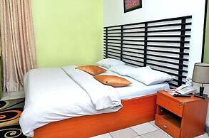 Royal Vantage Hotel and Suites
