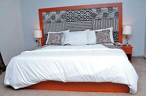 Royal Vantage Hotel and Suites