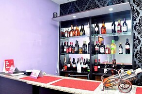 Royal Vantage Hotel and Suites