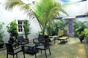 Royal Vantage Hotel and Suites