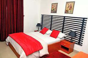 Royal Vantage Hotel and Suites