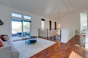 Near Lake Travis & Marina: Modern Austin Getaway!