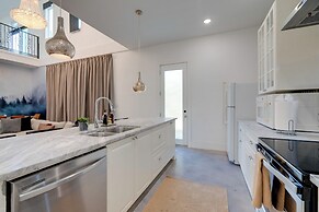 Near Lake Travis & Marina: Modern Austin Getaway!