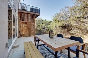 Near Lake Travis & Marina: Modern Austin Getaway!