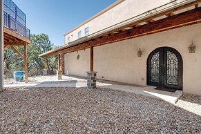 Near Lake Travis & Marina: Modern Austin Getaway!