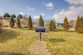 Patio, Fire Pit & Grill: Central Sevierville Cabin