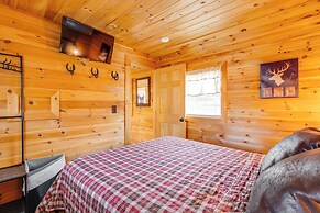 Patio, Fire Pit & Grill: Central Sevierville Cabin