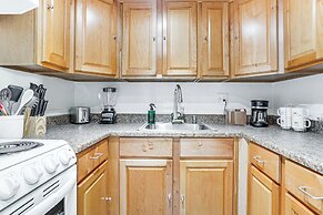 4 Mi to Surprise Stadium: Condo w/ Pool!