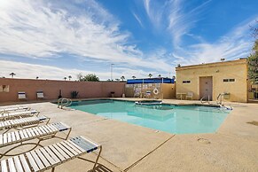 4 Mi to Surprise Stadium: Condo w/ Pool!