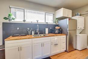 Apt 10 Mi to Portland: Walk to Bus Stop!