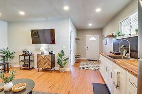 Apt 10 Mi to Portland: Walk to Bus Stop!