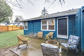 5 Mi to Oregon Zoo: Apartment w/ Private Yard