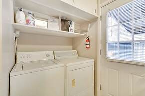 5 Mi to Oregon Zoo: Apartment w/ Private Yard