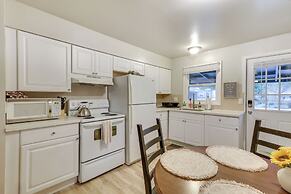 2 Mi to Washington Square: Portland Getaway