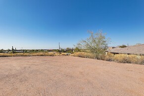 Cozy Couple's Retreat w/ Views in Apache Junction