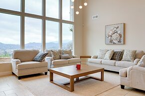 2 Mi to Promenade at Westlake: Mtn-view Haven!