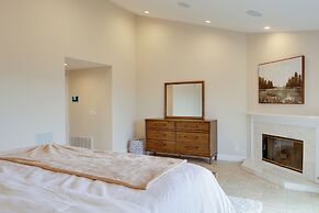 2 Mi to Promenade at Westlake: Mtn-view Haven!