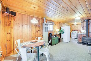 Charming Cabin on Grindstone Lake