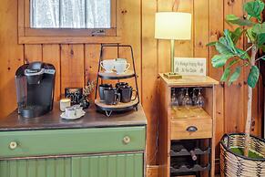 Charming Cabin on Grindstone Lake