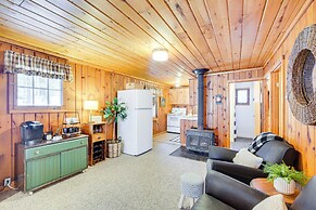 Charming Cabin on Grindstone Lake