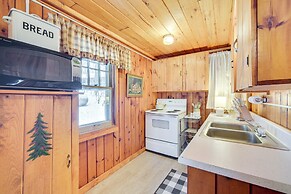 Charming Cabin on Grindstone Lake