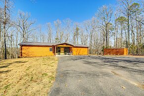 11 Mi to Marina on Lake Hamilton: Cabin Getaway