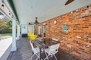 2 Mi to Gulfport Beaches: Poolside Paradise!