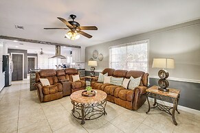 2 Mi to Gulfport Beaches: Poolside Paradise!