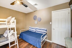 2 Mi to Gulfport Beaches: Poolside Paradise!