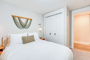 Serene & Updated Escape: 1 Mi to Heritage Landing