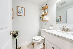 Serene & Updated Escape: 1 Mi to Heritage Landing