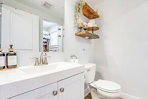 Serene & Updated Escape: 1 Mi to Heritage Landing