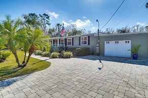 < 1 Mi to Boat Ramp: Canal-front Retreat in Astor!