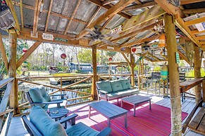 < 1 Mi to Boat Ramp: Canal-front Retreat in Astor!