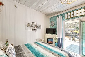 < 1 Mi to Boat Ramp: Canal-front Retreat in Astor!