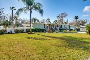 < 1 Mi to Boat Ramp: Canal-front Retreat in Astor!